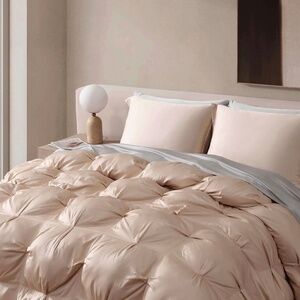 NWOT Sunday Citizen Premium Bamboo Bubble Comforter in Blush - Full/Queen